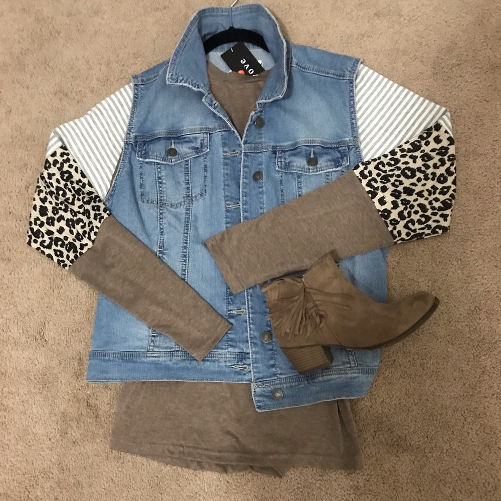 Beyove, size large, long sleeve knit shirt